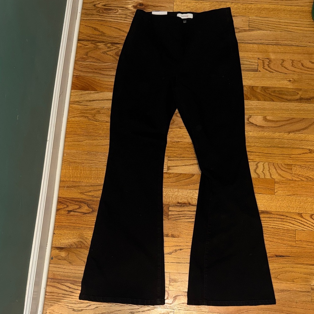 Skinnygirl High-rise, pull‎ on Black Flared pants size 10/30. NWT